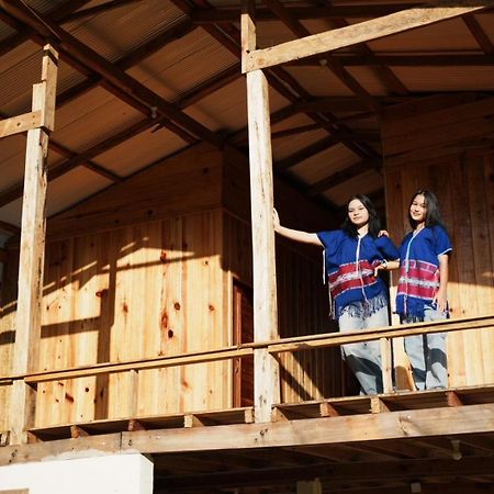 Por Joi ,Por Dee House Hostel Chiang Mai Bagian luar foto