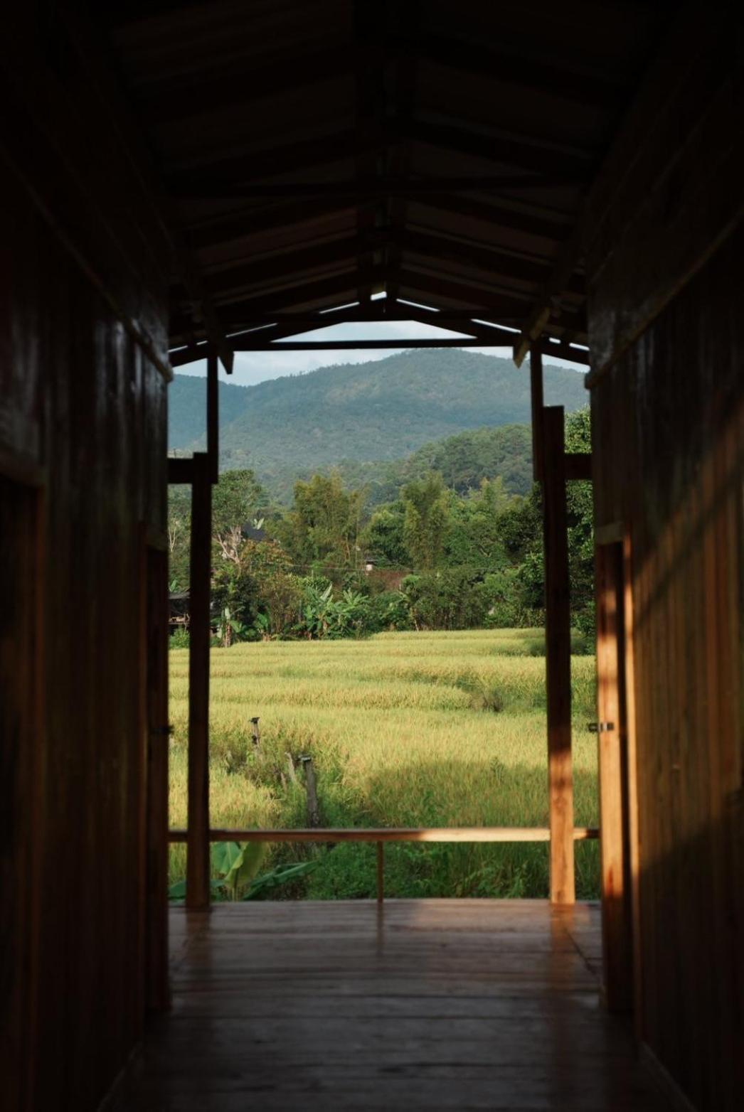 Por Joi ,Por Dee House Hostel Chiang Mai Bagian luar foto