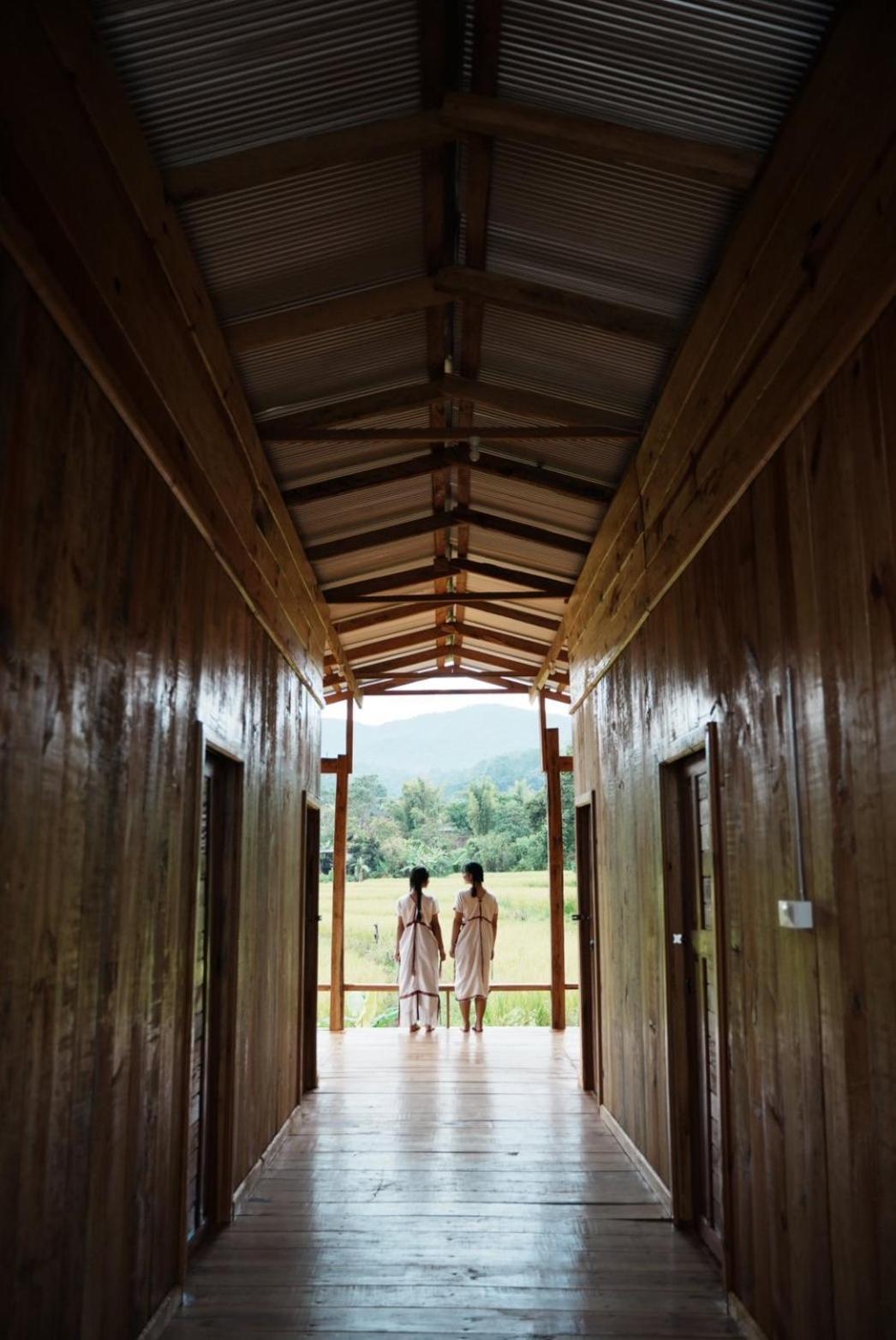 Por Joi ,Por Dee House Hostel Chiang Mai Bagian luar foto